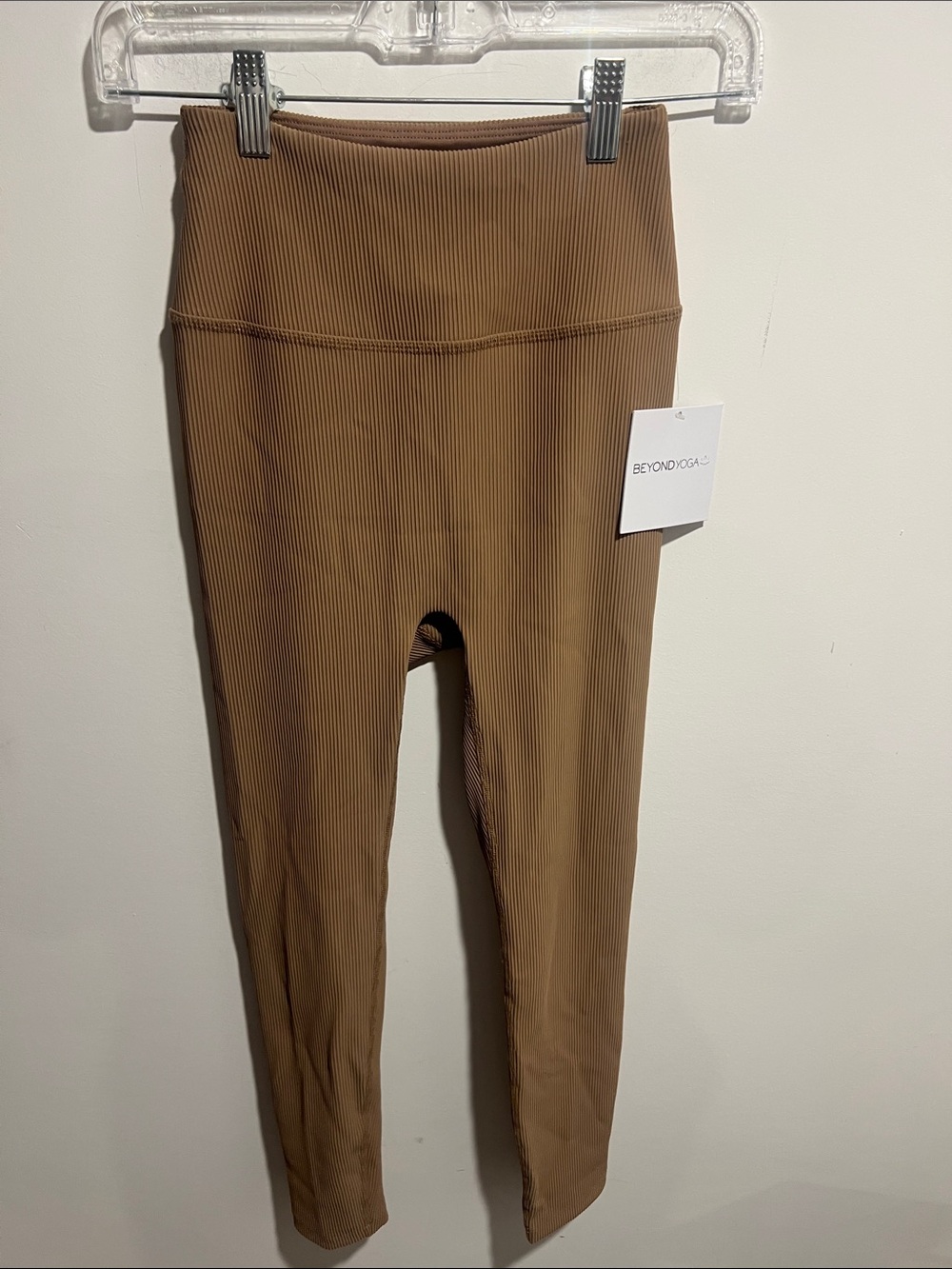 Beyond Yoga Ribbed High-Waist Leggings in Camel Brown Size Small NWT